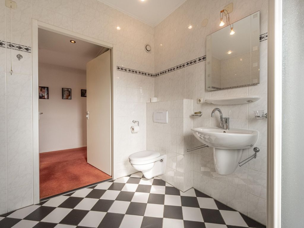 Dokter Duyvendakhof 28, Oud-Beijerland