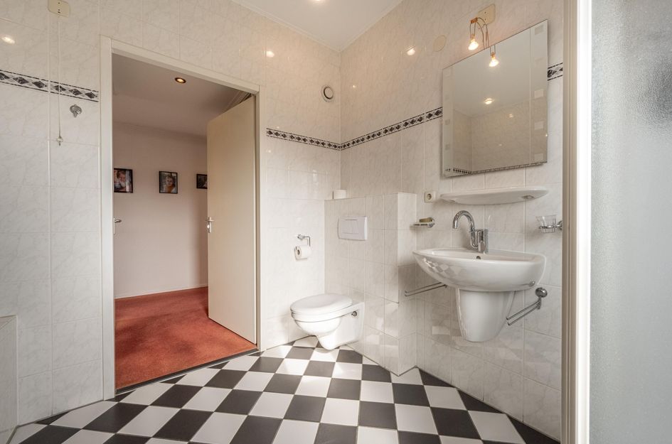 Dokter Duyvendakhof 28