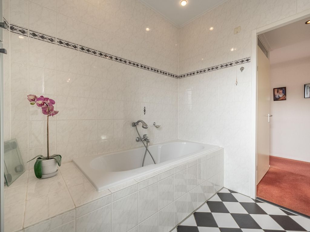 Dokter Duyvendakhof 28, Oud-Beijerland