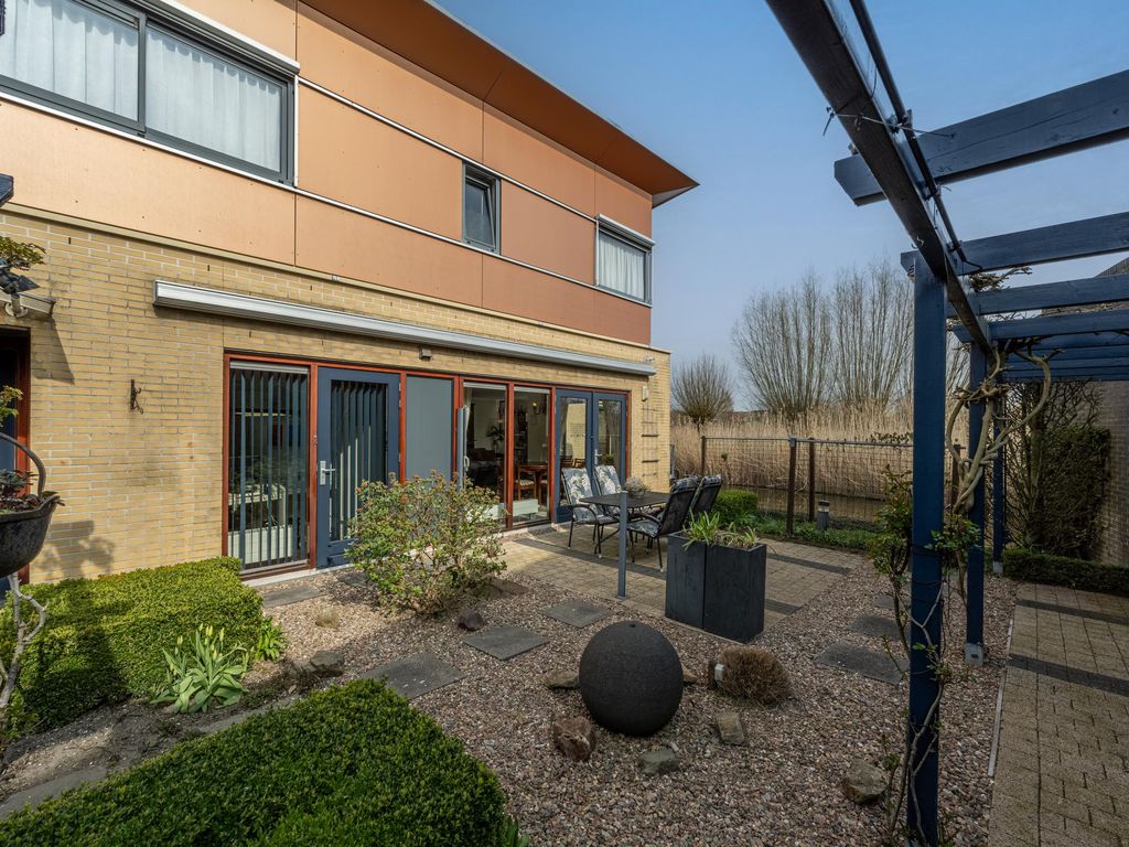 Dokter Duyvendakhof 28, Oud-Beijerland