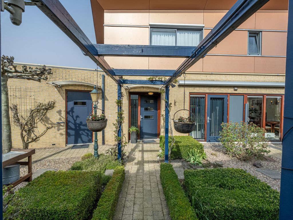 Dokter Duyvendakhof 28, Oud-Beijerland