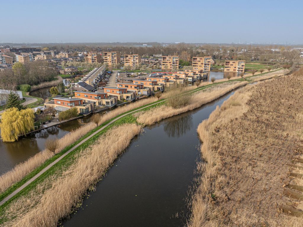 Dokter Duyvendakhof 28, Oud-Beijerland