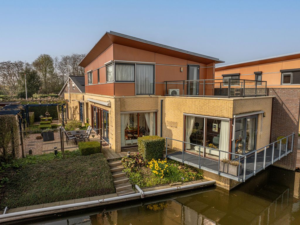 Dokter Duyvendakhof 28, Oud-Beijerland