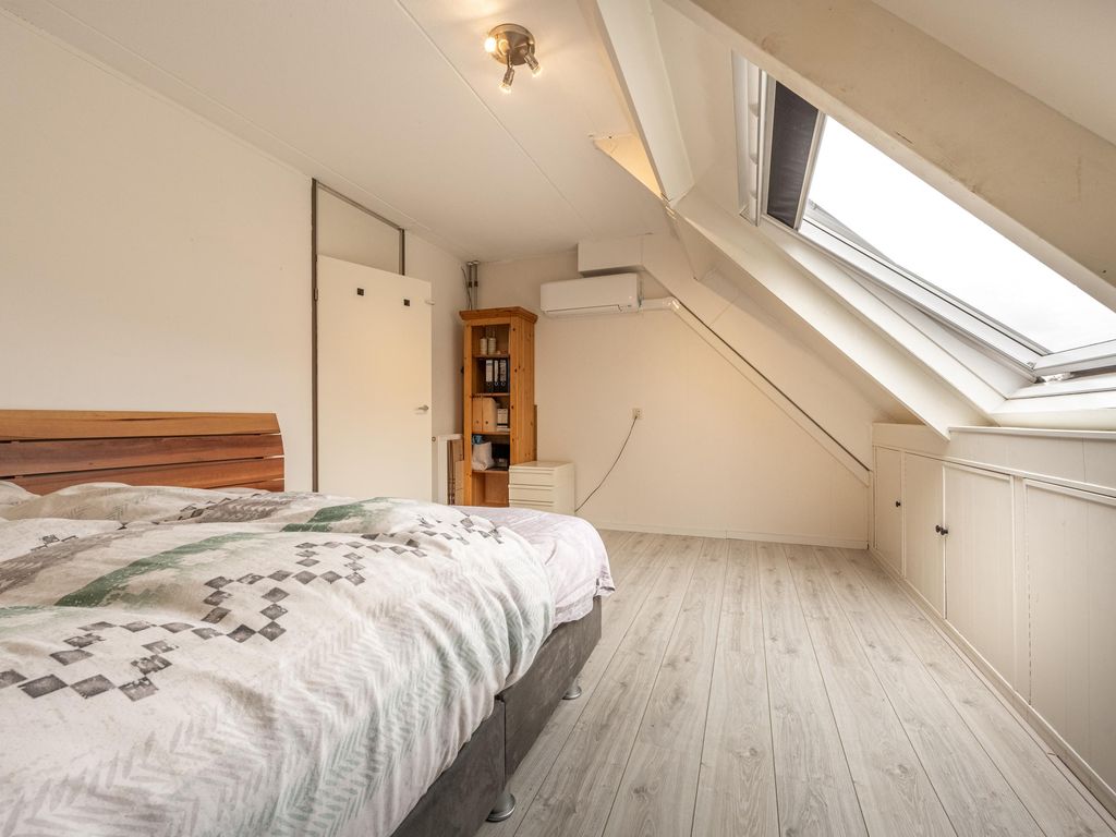 Klompenmaker 25, OUD-BEIJERLAND