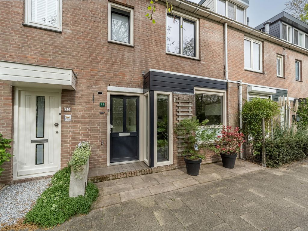 Klompenmaker 25, OUD-BEIJERLAND