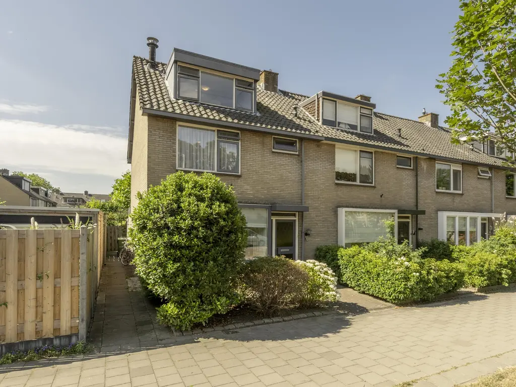 W. van Vlietstraat 1, OUD-BEIJERLAND
