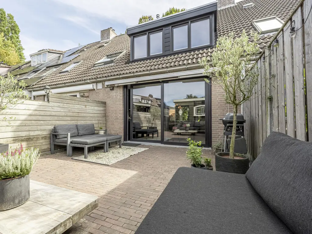 Klompenmaker 17, OUD-BEIJERLAND