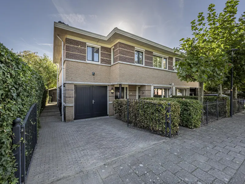 Dokter Van Dongenkade 22, OUD-BEIJERLAND