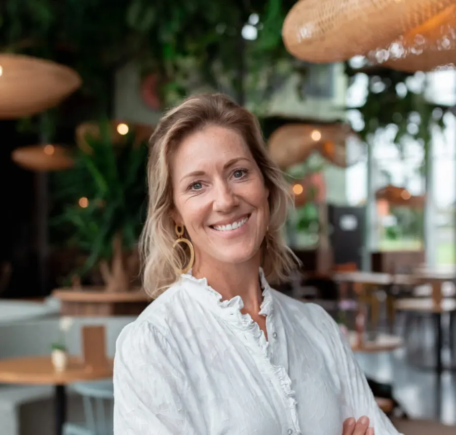 Esther van der Sar