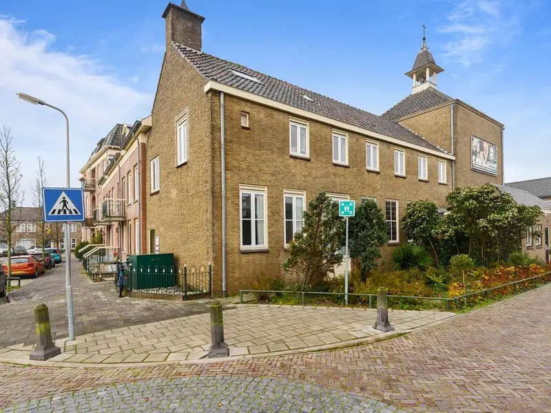 Kloosterlaan 25, Monster