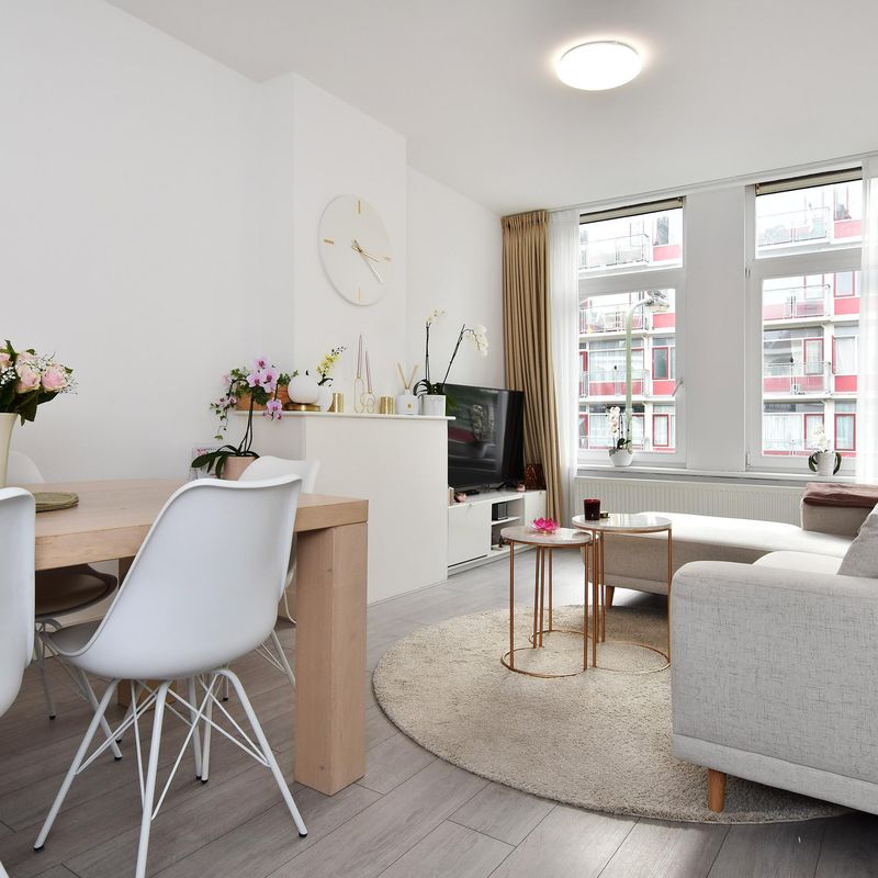 Van de Veldestraat 16, 'S-GRAVENHAGE