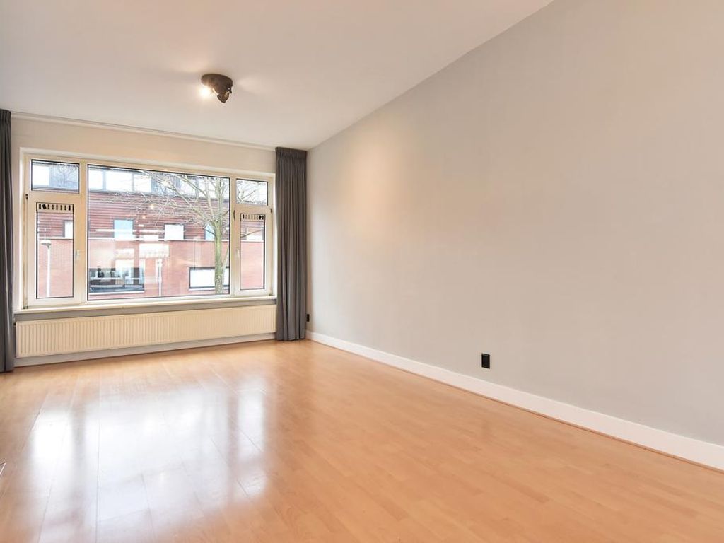 Marktweg 219, 'S-GRAVENHAGE