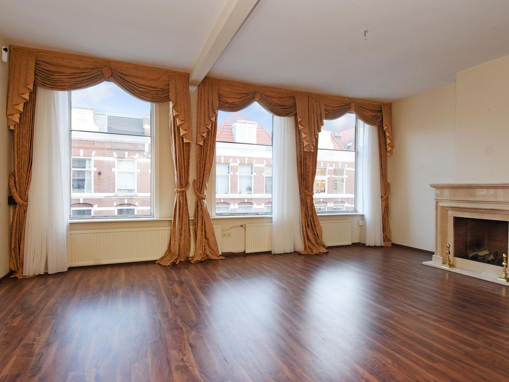 Weimarstraat 143A, 'S-GRAVENHAGE