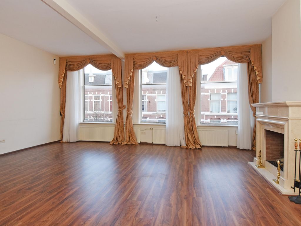 Weimarstraat 143A, 'S-GRAVENHAGE