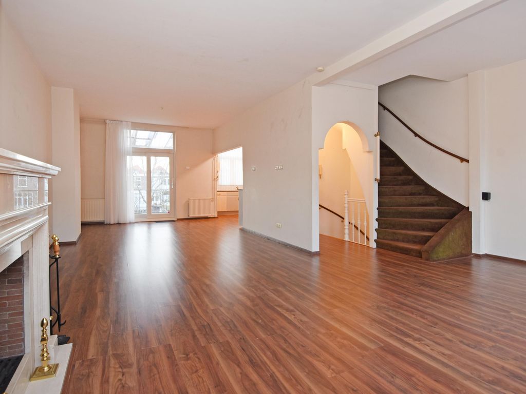 Weimarstraat 143A, 'S-GRAVENHAGE