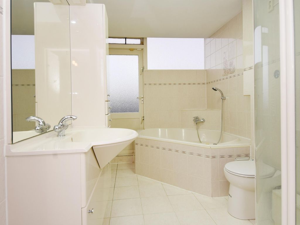 Weimarstraat 143A, 'S-GRAVENHAGE