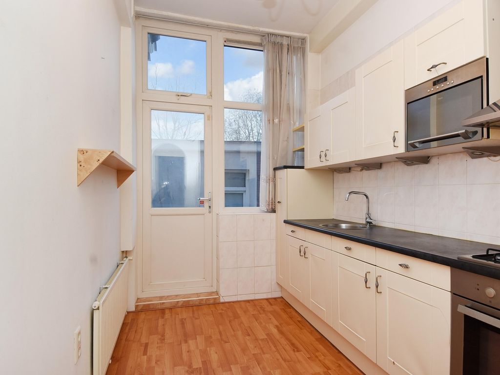 Weimarstraat 143, 'S-GRAVENHAGE