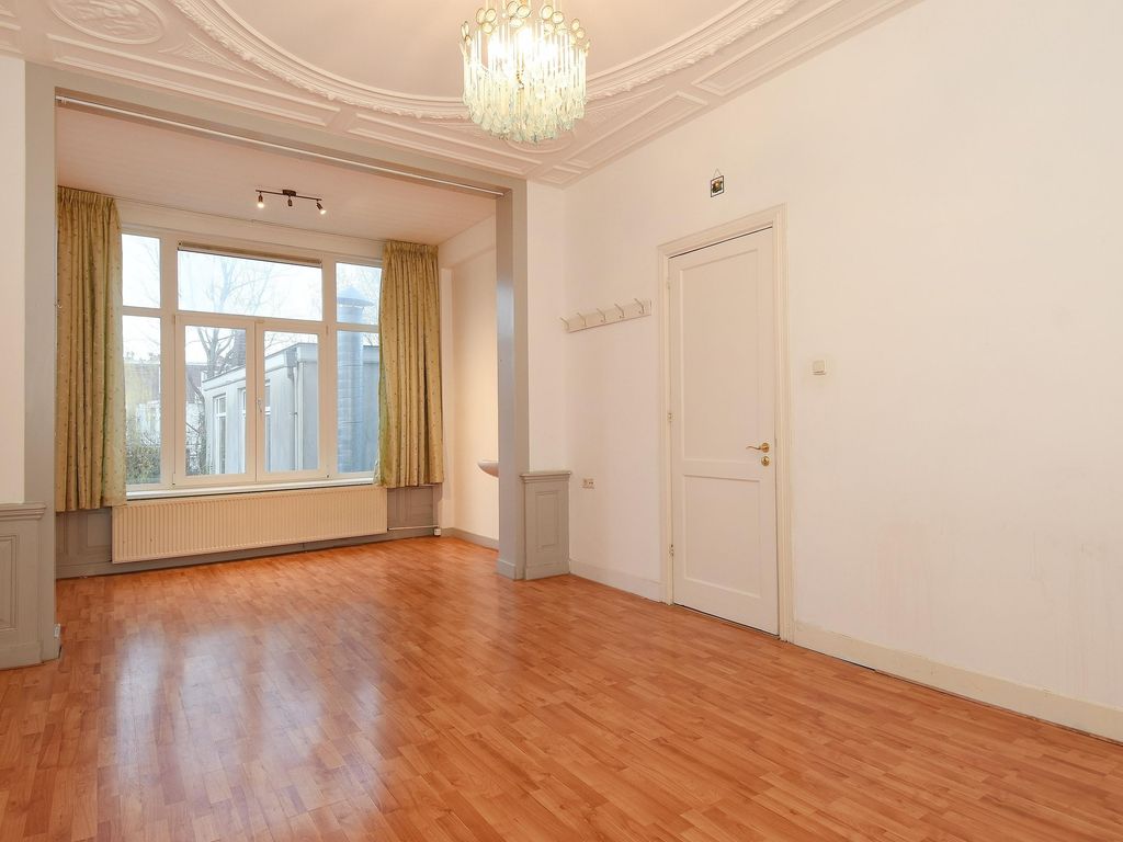 Weimarstraat 143, 'S-GRAVENHAGE