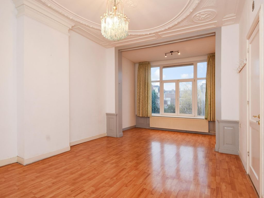 Weimarstraat 143, 'S-GRAVENHAGE