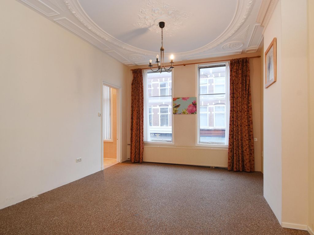 Weimarstraat 143, 'S-GRAVENHAGE