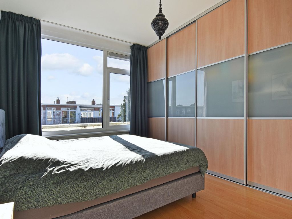 Jaarsveldstraat 84, 'S-GRAVENHAGE