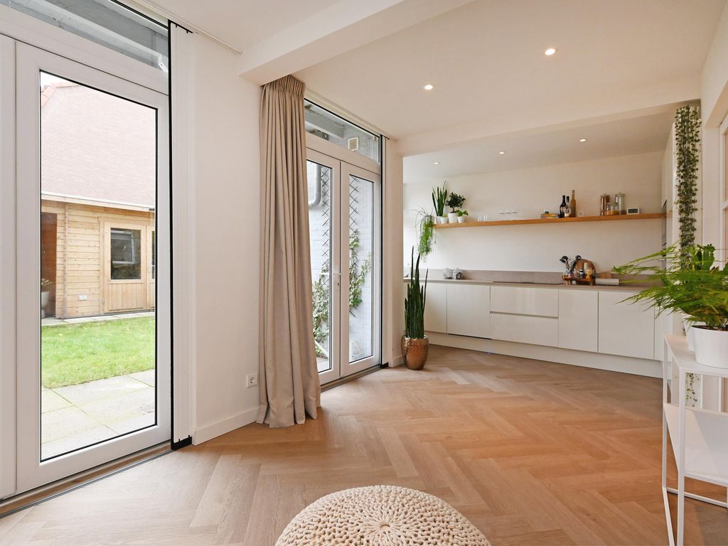 Bussumsestraat 58, 'S-GRAVENHAGE