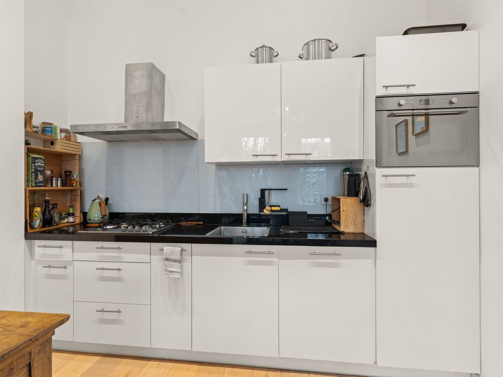 Waldeck Pyrmontkade 880, 'S-GRAVENHAGE