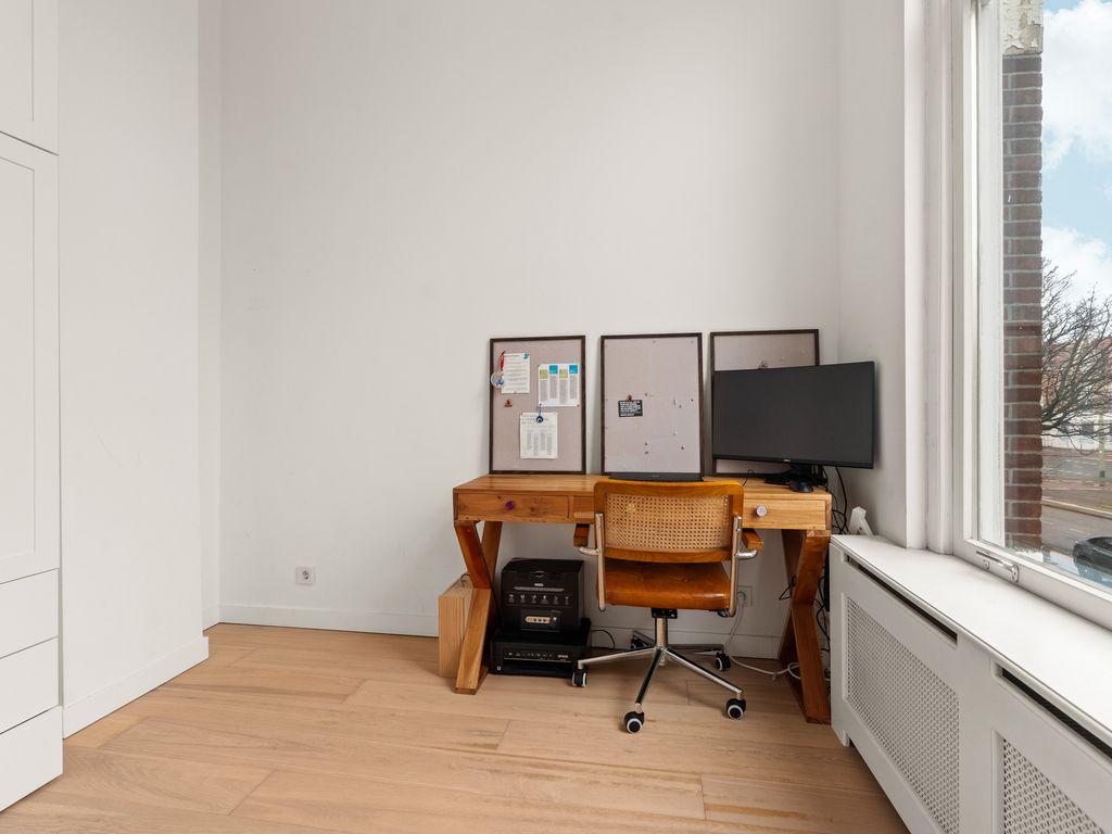 Waldeck Pyrmontkade 880, 'S-GRAVENHAGE