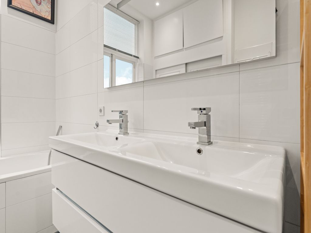 Waldeck Pyrmontkade 880, 'S-GRAVENHAGE