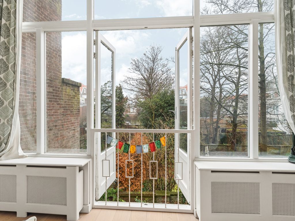 Waldeck Pyrmontkade 880, 'S-GRAVENHAGE