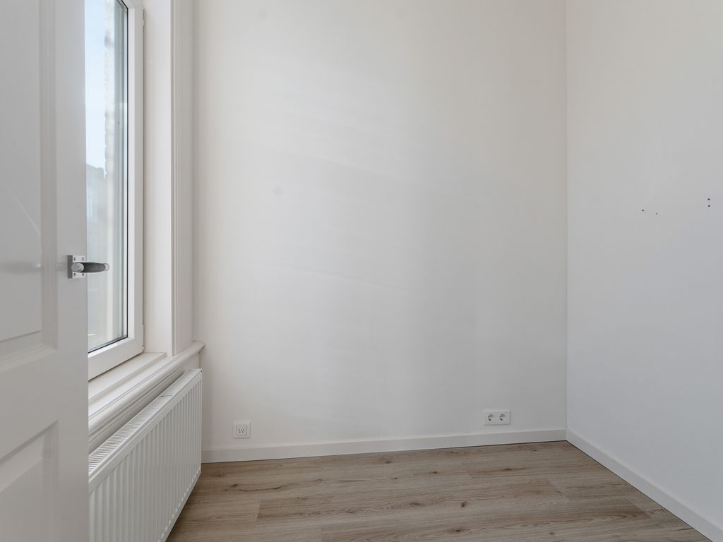 Van Loostraat 115, 'S-GRAVENHAGE