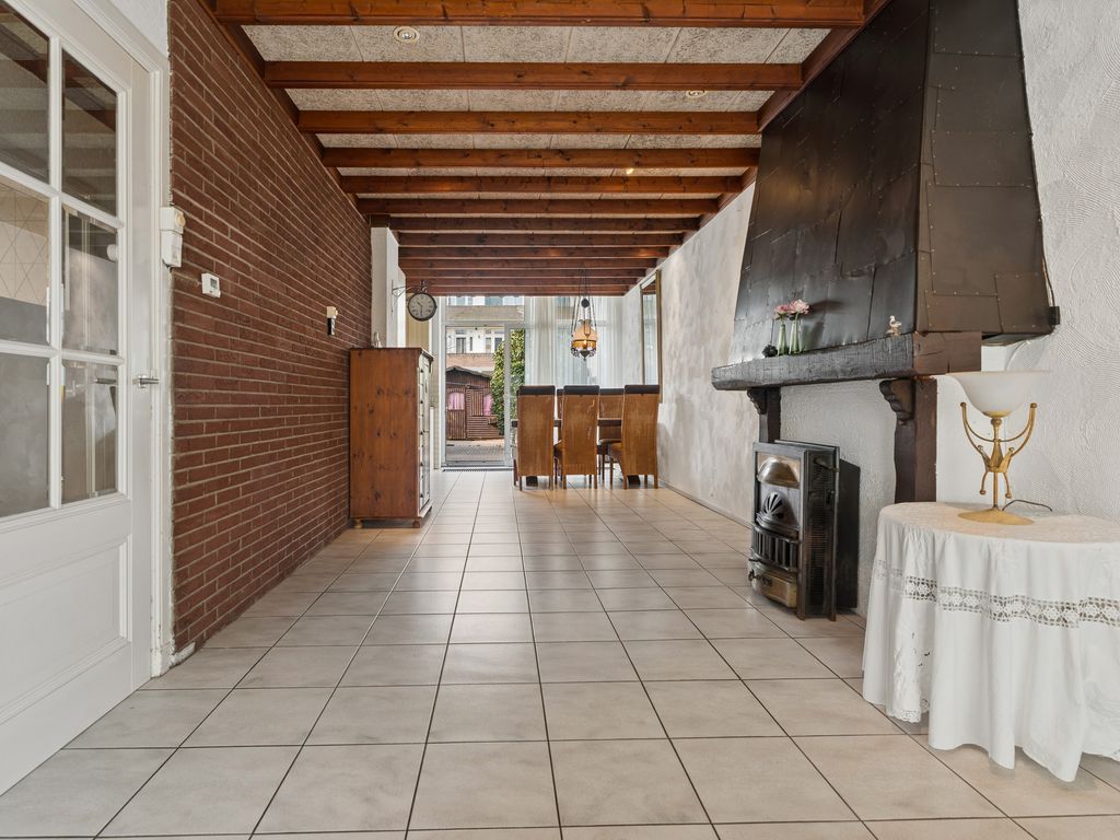 Nunspeetlaan 141, 'S-GRAVENHAGE