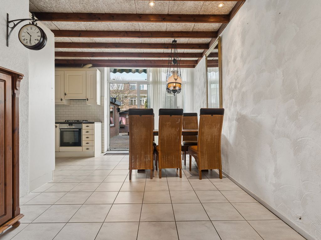 Nunspeetlaan 141, 'S-GRAVENHAGE