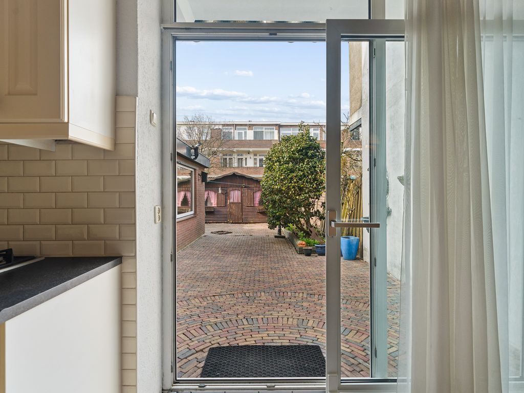 Nunspeetlaan 141, 'S-GRAVENHAGE