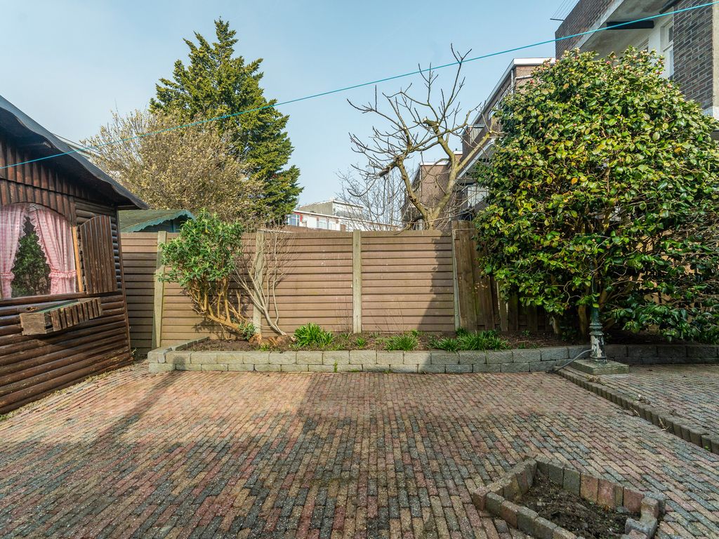 Nunspeetlaan 141, 'S-GRAVENHAGE