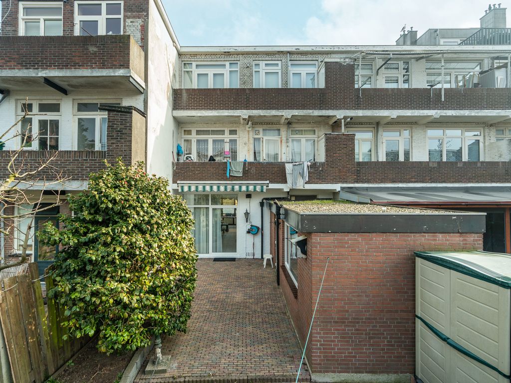 Nunspeetlaan 141, 'S-GRAVENHAGE