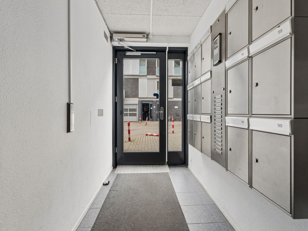 Dedemsvaartweg 503, 'S-GRAVENHAGE