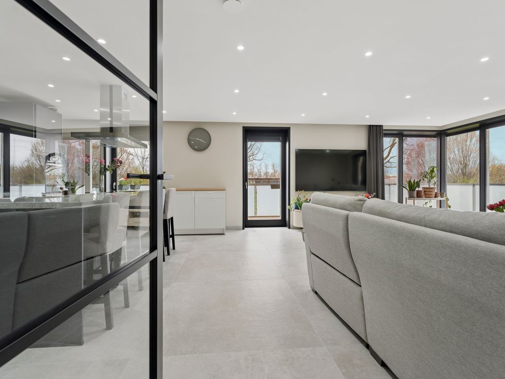 Dedemsvaartweg 503, 'S-GRAVENHAGE