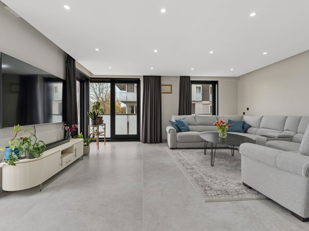 Dedemsvaartweg 503, 'S-GRAVENHAGE