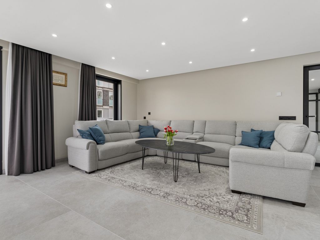 Dedemsvaartweg 503, 'S-GRAVENHAGE