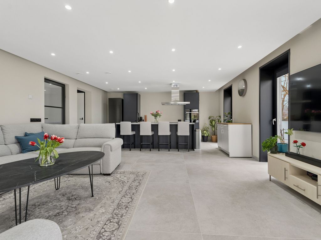 Dedemsvaartweg 503, 'S-GRAVENHAGE