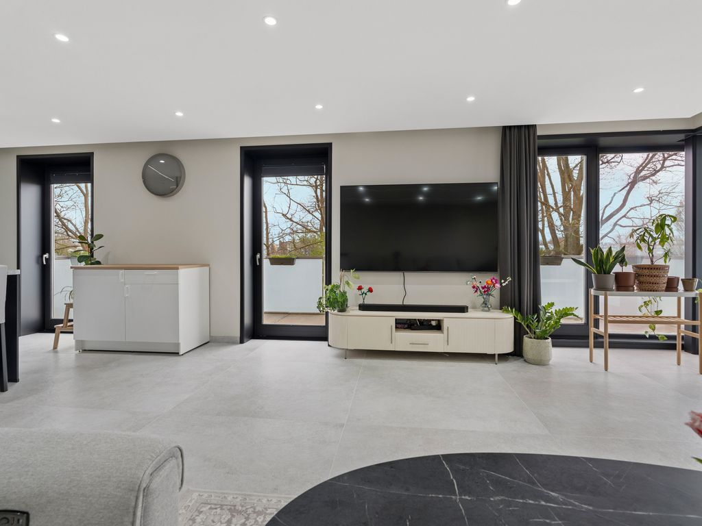 Dedemsvaartweg 503, 'S-GRAVENHAGE