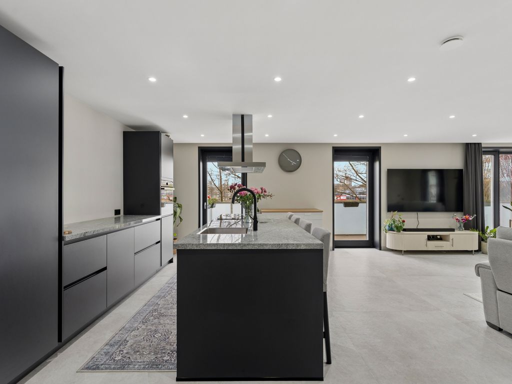 Dedemsvaartweg 503, 'S-GRAVENHAGE