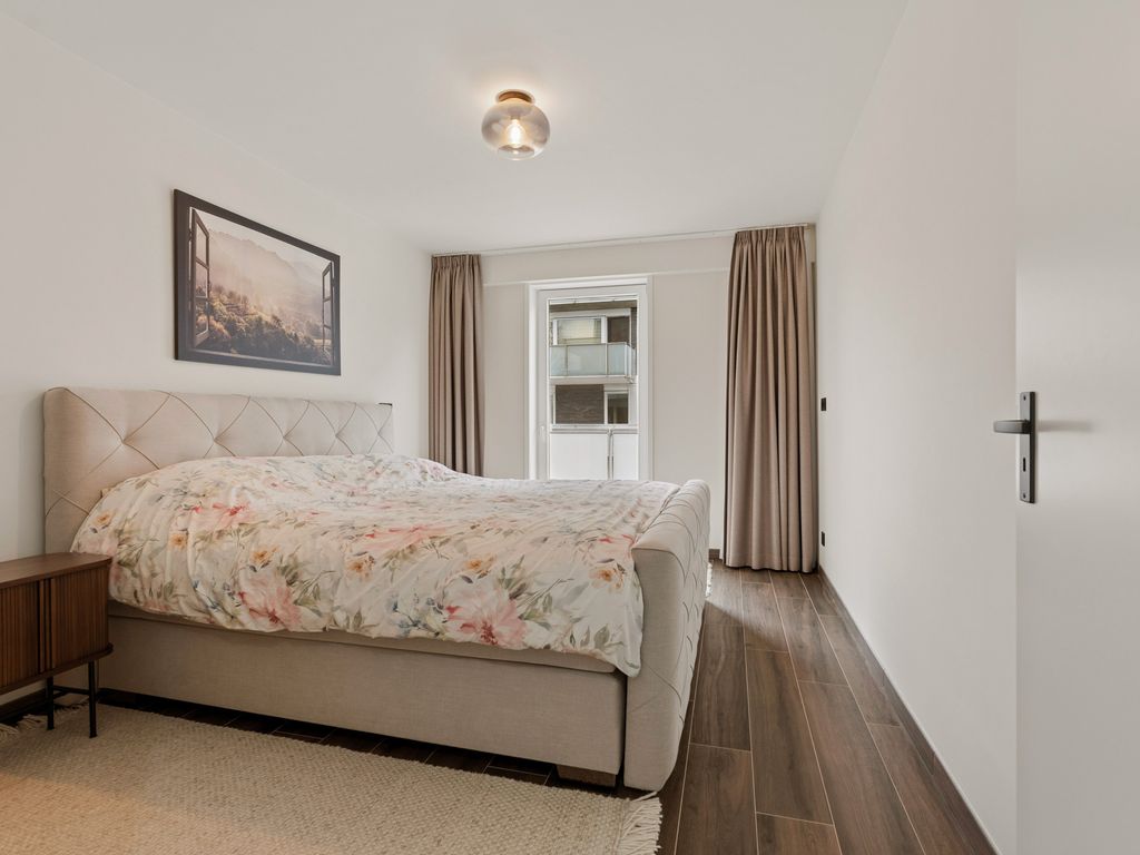 Dedemsvaartweg 503, 'S-GRAVENHAGE