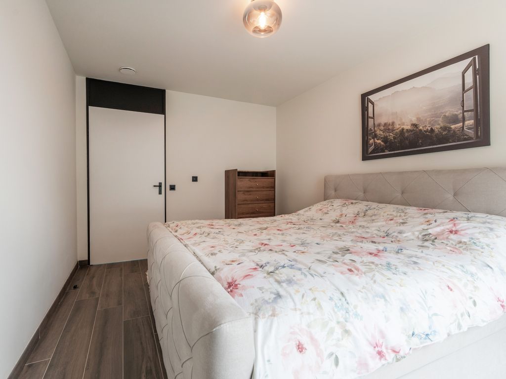 Dedemsvaartweg 503, 'S-GRAVENHAGE