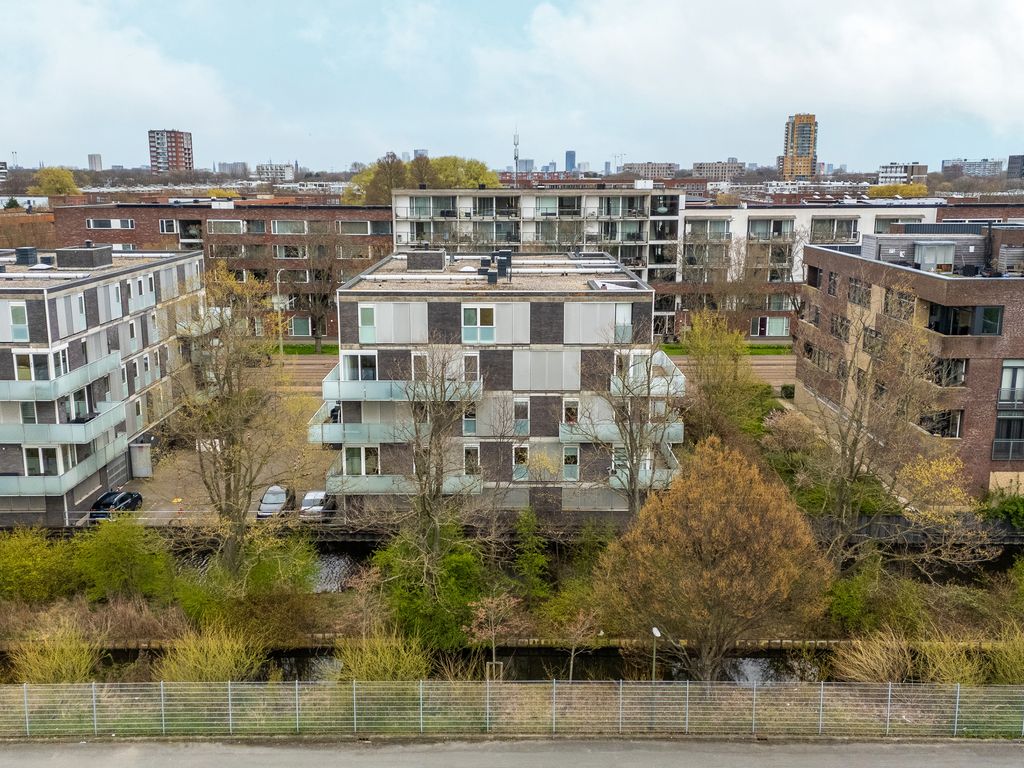 Dedemsvaartweg 503, 'S-GRAVENHAGE