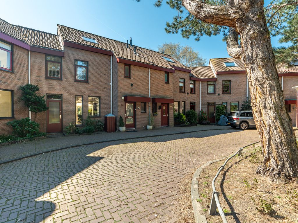 J.C. van der Lansstraat 33, 'S-GRAVENHAGE