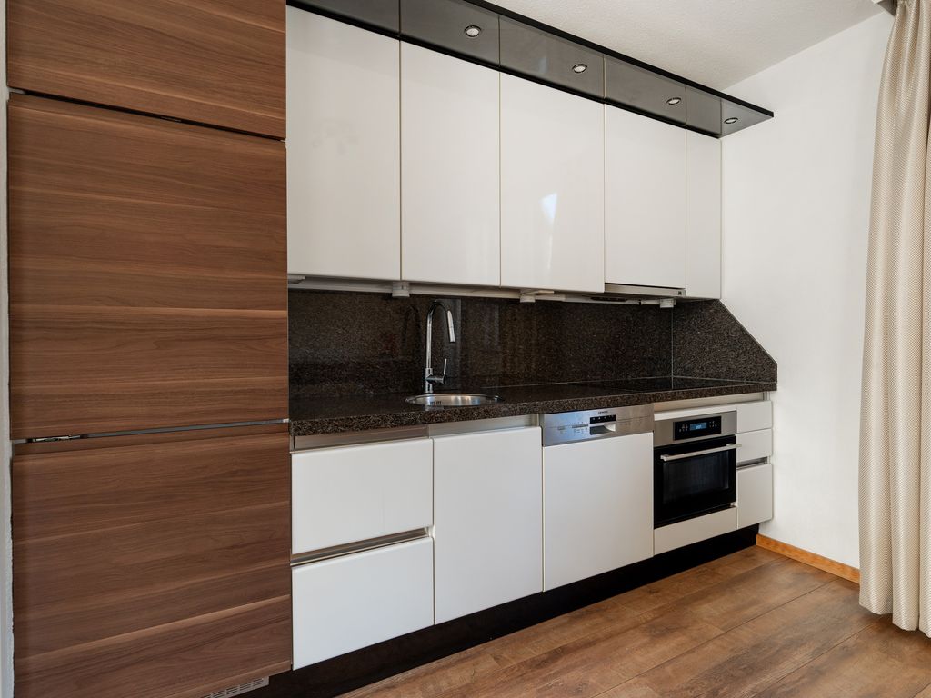 J.C. van der Lansstraat 33, 'S-GRAVENHAGE