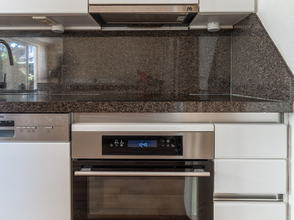 J.C. van der Lansstraat 33, 'S-GRAVENHAGE