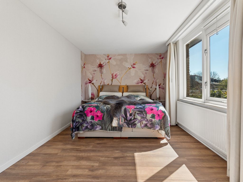 J.C. van der Lansstraat 33, 'S-GRAVENHAGE